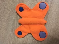 Ručně šitý motýl se šantou